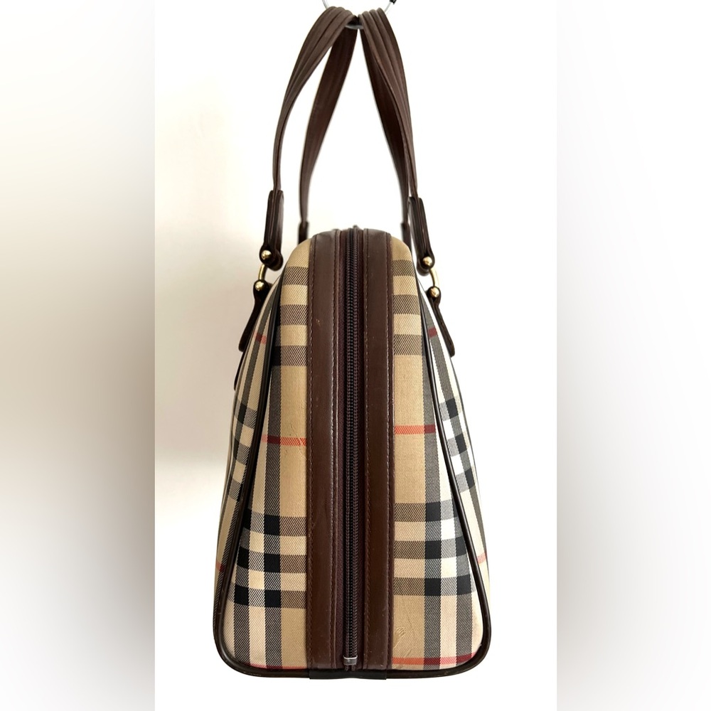 Burberrys’ Vintage Nova Check Boston Bag - Picture 3 of 15